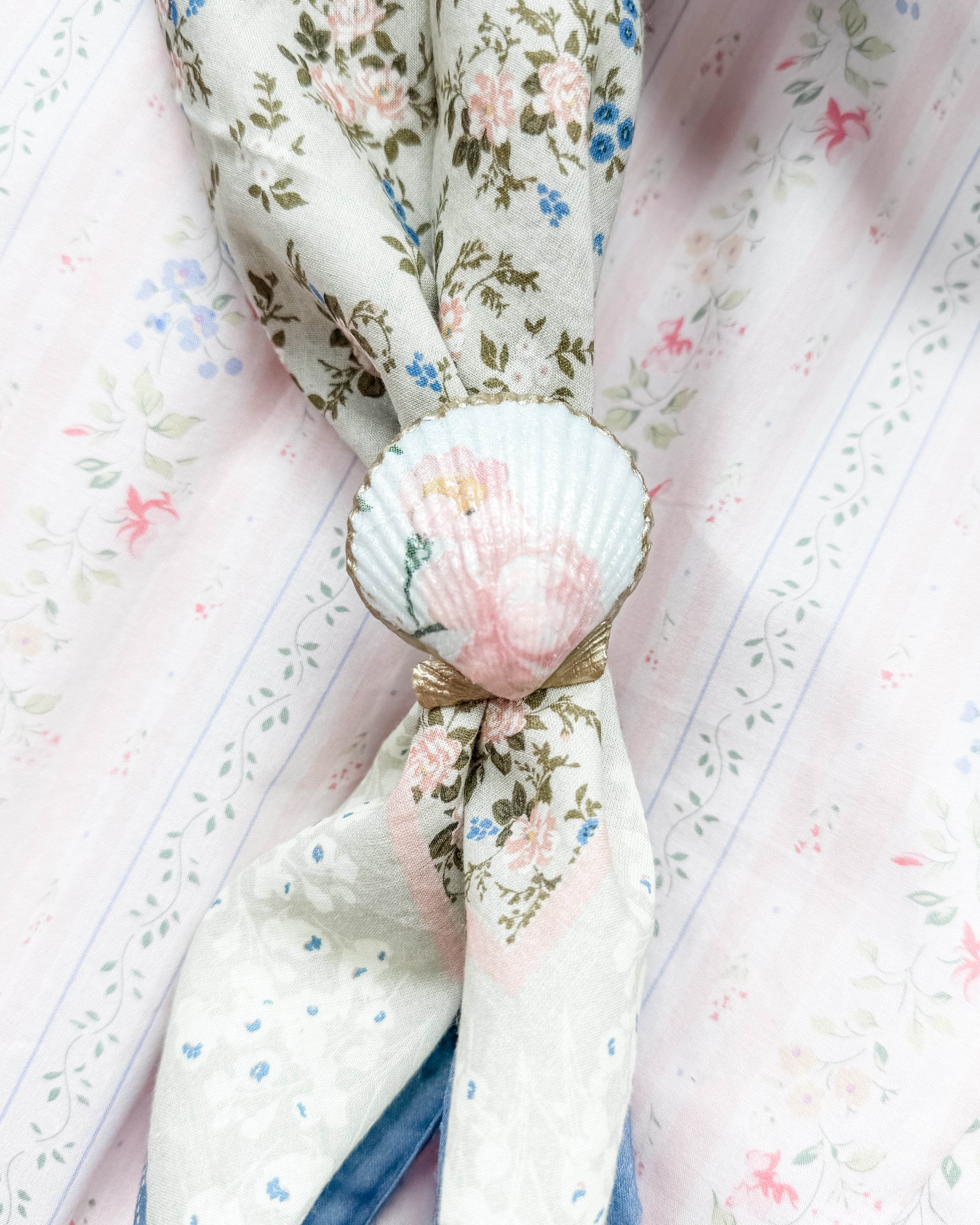 Bandana & Seashell bolo